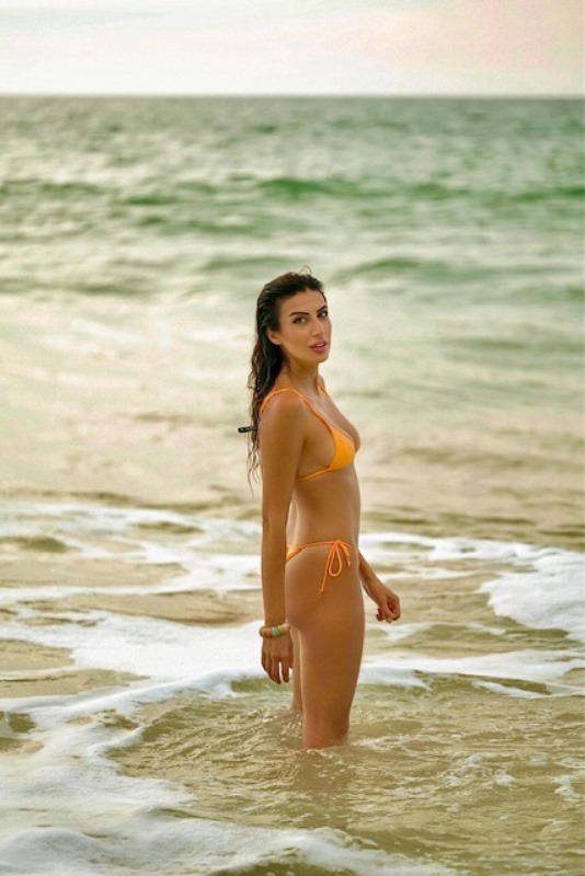 Duygu Çakmak ,Tayland’ın ünlü adası Puket’te modellik yaptı.