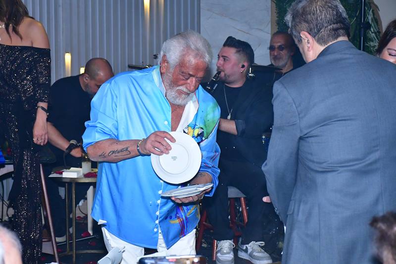 Zorba Taverna�da Fedon F�rt�nas�: "30 Y�l Bekledim Çünkü..."