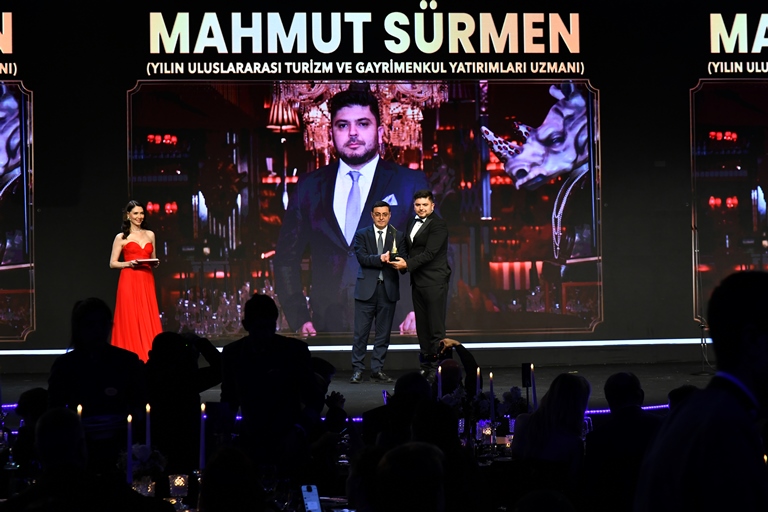 Mahmut Sürmen :  Yln Uluslararas Turizm Ve Gayrimenkul Yatrmlar Uzman Ödülüne Layk Görüldü 