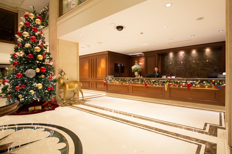 Almira Hotelden Kübra Lana ve Orkestras ile Ylba Kutlamas