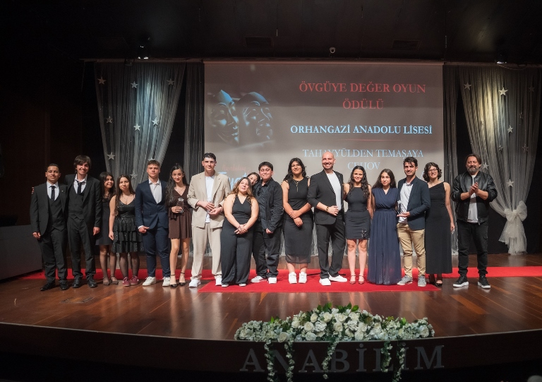 Anabilim�den Genç Sanatç�lara Büyük Sahne