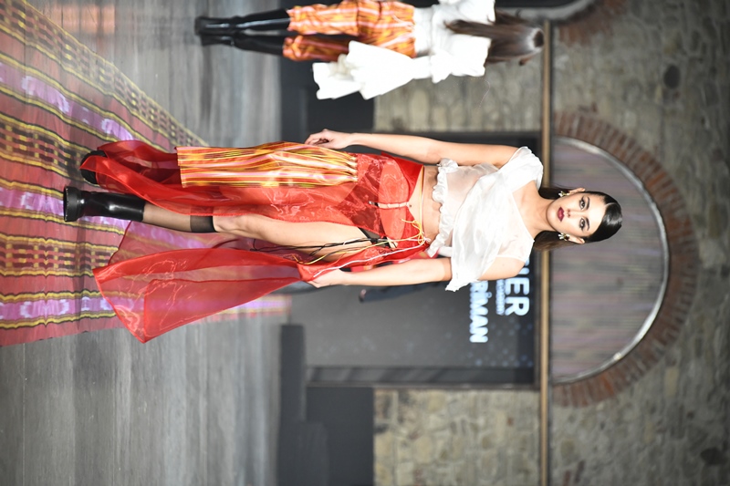 Alt�er Academy : Moda Tasar�m Ö�rencilerinden  Kutnu �pe�i �lhaml� Özel Defile 