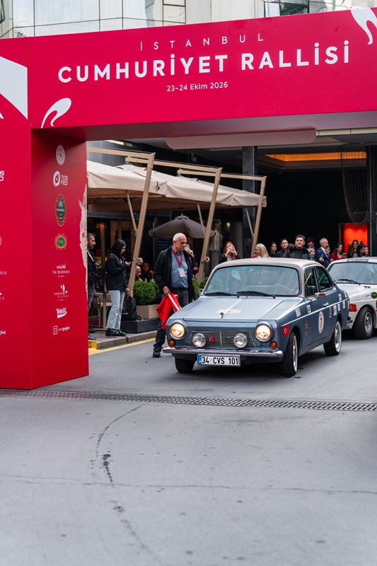 Florentia Village �stanbul�da  Klasik Otomobillerle Cumhuriyet Co�kusu