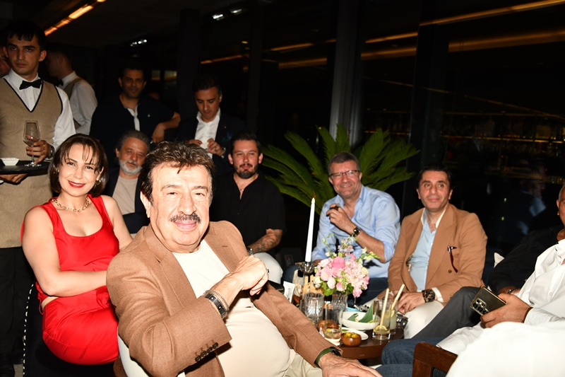 Yüzüklüler Kulübü :  Yeni Üyelerle Tan��ma Partisi The Grand Tarabya�da Gerçekle�ti 