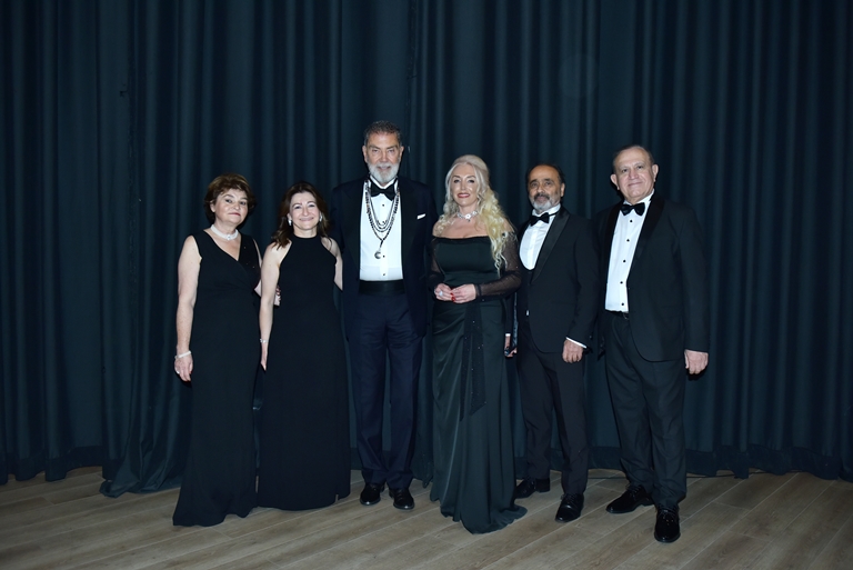 C-Majör Korosu, Alzhe�mer Vakf��n�n 25. Y�l�na Özel Yard�m Konseri Düzenledi 