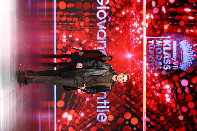 G�ovane Gent�le : Sammyvit Klass Model Türkiye 2025 Sahnesinde  Moda Dünyas�na Damga Vurdu