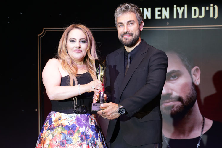VDEO HABER/ KLASS ÖDÜLLER 2022: Dou Çabakçor (Yln En yi DJi)