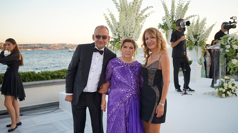 Özlem Uzel- �brahim H�d�ro�lu :  Four Seasons Hotel Bosphorus�un Zarif Atmosferinde Mutlulu�a �Evet� Dedi