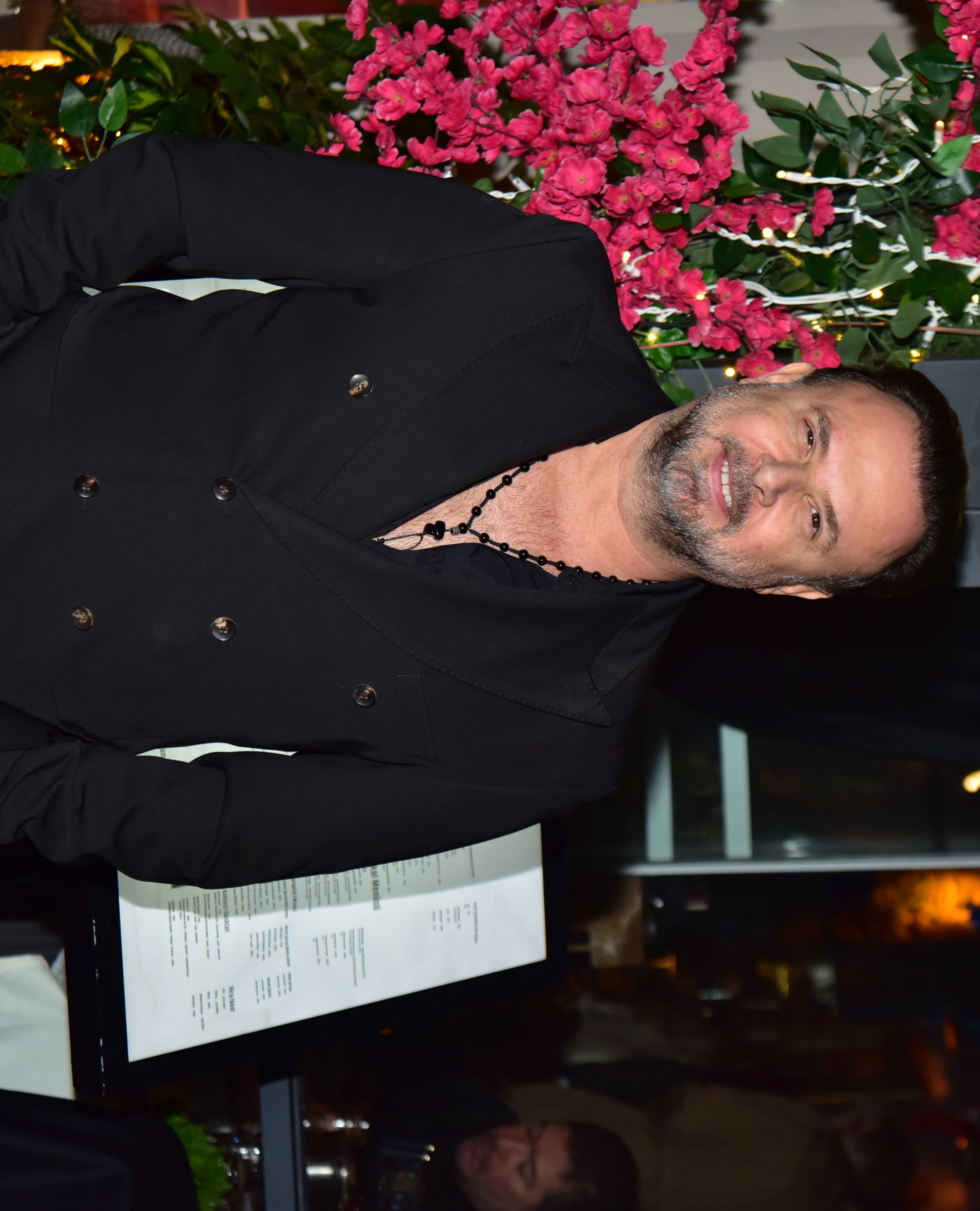 Op. Dr. Kerem B�kmaz, Dostlar�n� Özel Davetinde Bir Araya Getirdi 