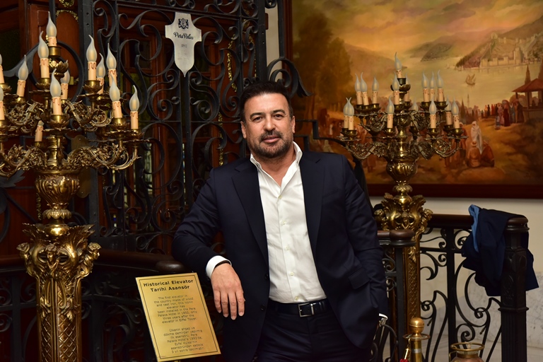 Vedat imek :   Global naat  Taahhüt Ve Gayrimenkul Gelitirme Alannda Türkiyenin Önde Gelen irketlerinden Biri Hâline Geldi