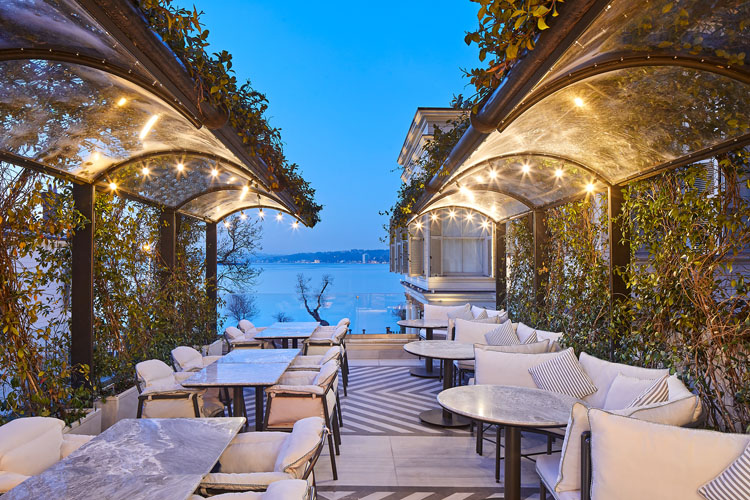 Toro Latin Gastro Bar Yenilenen Dekorasyonu ve Terasıyla Six Senses Kocataş Mansions, İstanbul’da  Misafirlerini Bekliyor