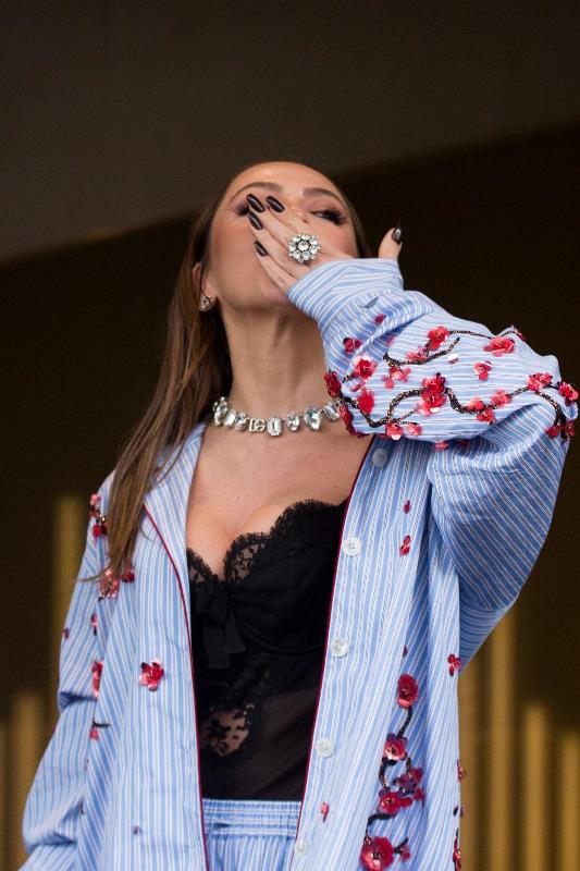 �talya�da Hadise�ye Sevgi Seli 