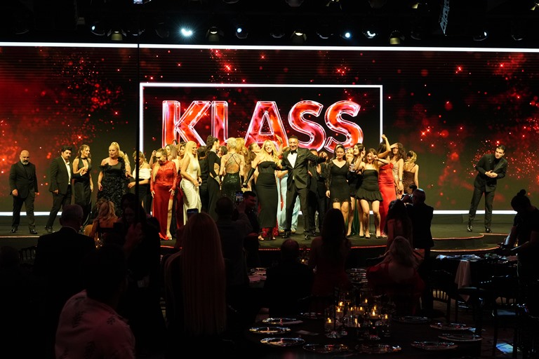 Klass Ödülleri 2026 :  Muhte�em Gecenin Finalini Natal�a Dusso Yapt� 