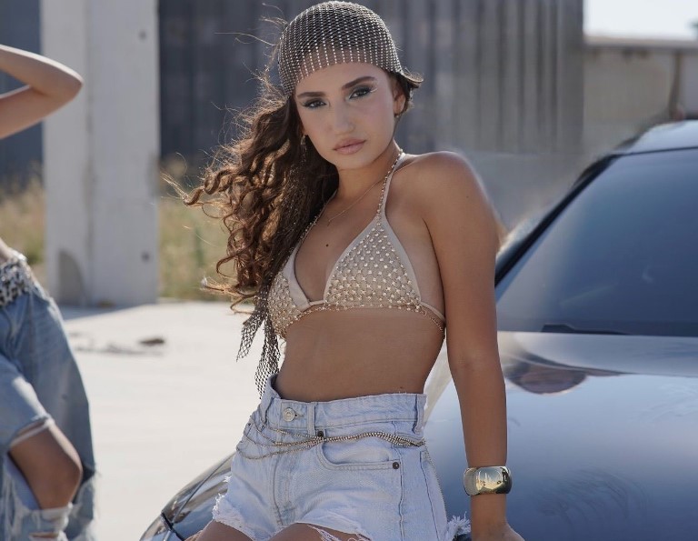 17 Yanda, 3 Dil Bilen Yeni Yetenek: Meri 