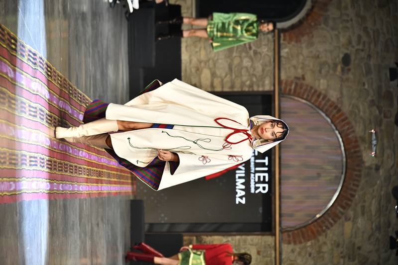 Alt�er Academy : Moda Tasar�m Ö�rencilerinden  Kutnu �pe�i �lhaml� Özel Defile 