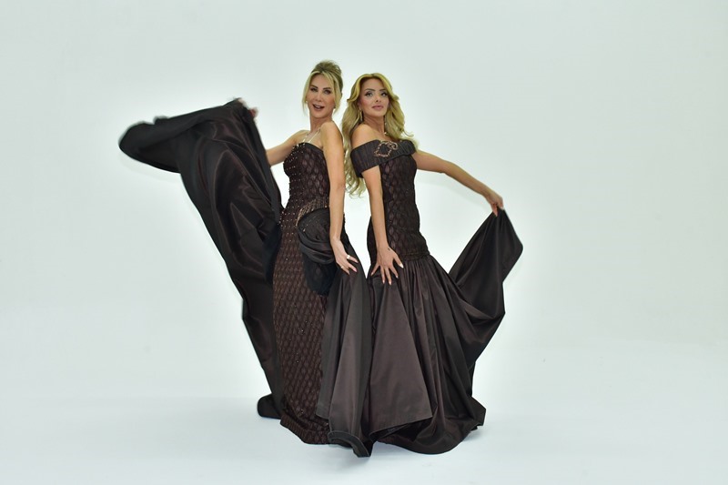 Gizem Özdilli '' Aranan Kan Bulundu: Podyumlar�n Yeni Y�ld�z� Ari Ünal Geliyor ! ''