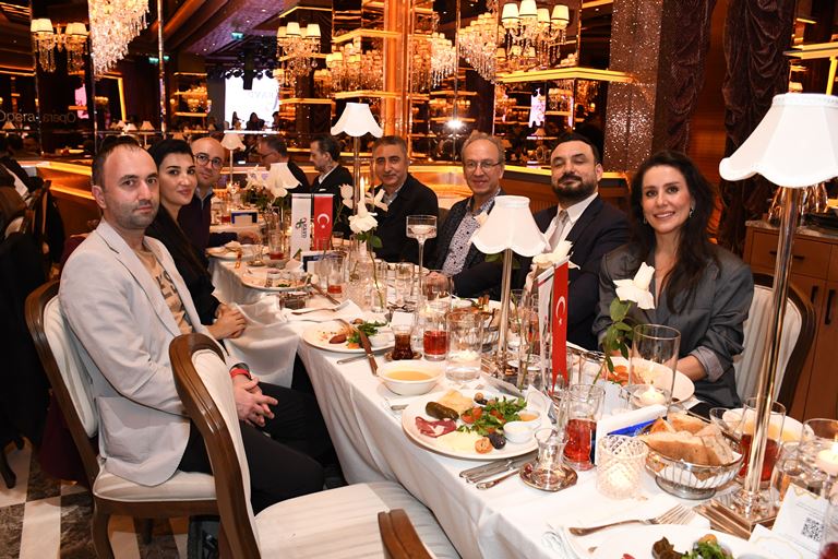 KAYD'�n �ftar Davetinde �� ve Cemiyet Dünyas� E�itim için Bulu�tu 