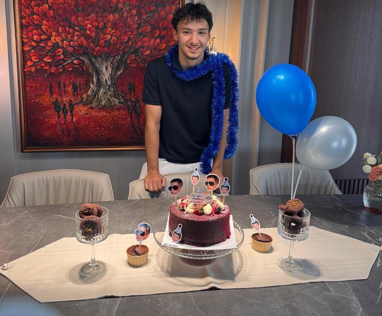 Hamza Kutay Kapucuo�lu : 17. Ya��na Sevdikleriyle �Merhaba� Dedi 