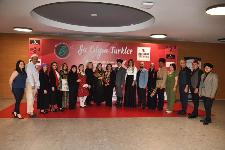 Hilal Suerdem&Sevim Aydn :   Dünyasndaki Baarlarn Tiyatro Sahnesine Tadlar 