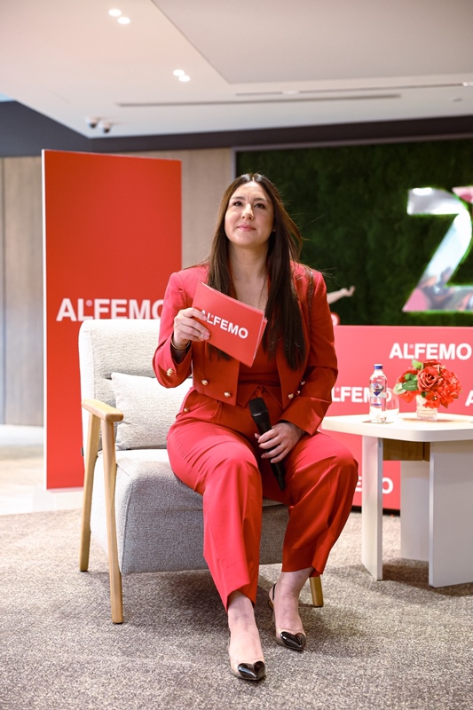 Alfemo�nun Yeni Yüzü Yasemin Sakall�o�lu: �E�ya De�i�ti, Ben De De�i�tim!�