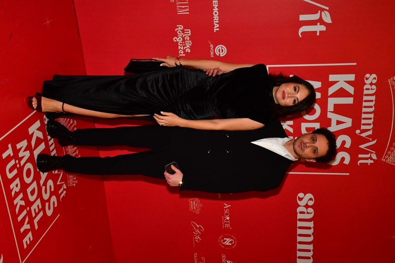 Sammyvit Klass Model Türkiye 2025 :  Ünlü �simler K�rm�z� Hal� ��kl���yla Oscar Gecesini Aratmad�