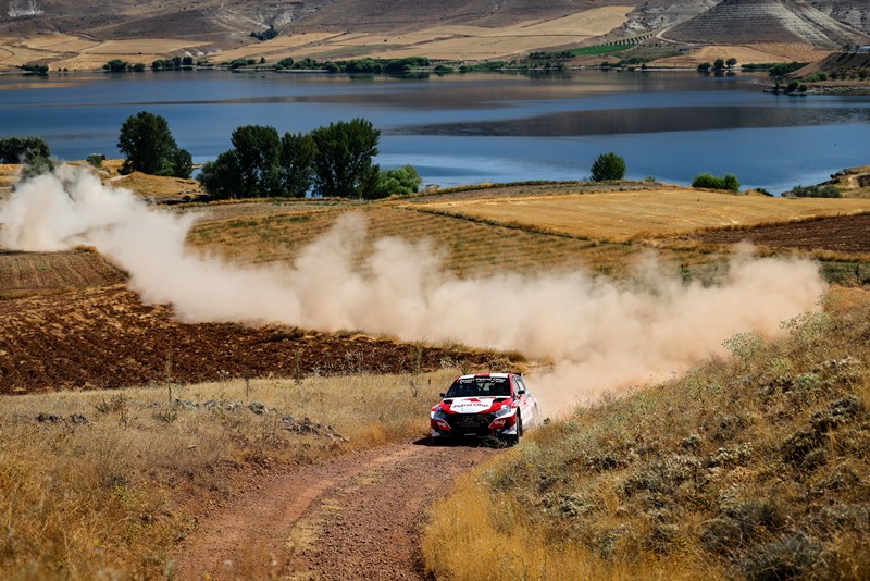 Kapadokya Rallisinde Zaferin Ad� Yine  Kerem Kazaz!