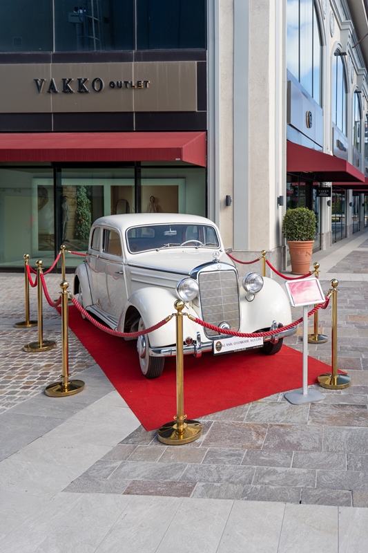 Florentia Village �stanbul�da  Klasik Otomobillerle Cumhuriyet Co�kusu
