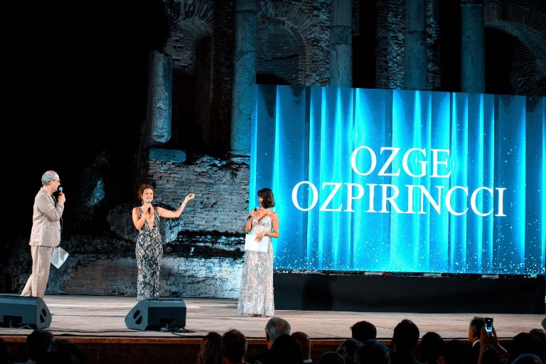 Özge Özpirinçci'ye �talya'da Uluslararas� Ödül 