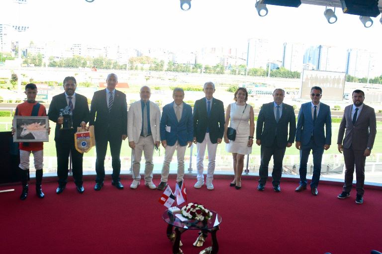 Pertevniyal Kousu :  Büyük Heyecana Sahne Oldu 
