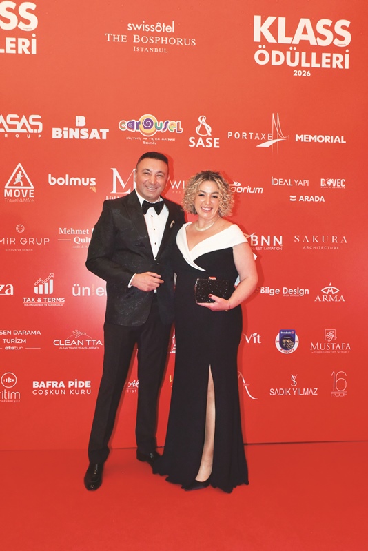 Saadet Ayd�n : Zarafetiyle Klass Ödülleri�nde  I��k Saçt�