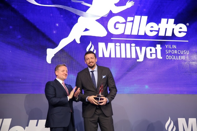 Hidayet Türkolu :   Tecrübesi Ve Vizyonuyla Türk Basketbolunu Avrupada Ve Dünyada Zirveye Çkard 