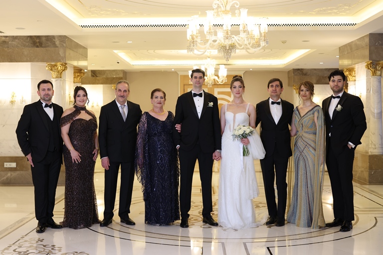 Cansu Alaku�-Erkin F�rat Arkc� : ��k Bir Törenle Dünyaevine Girdiler