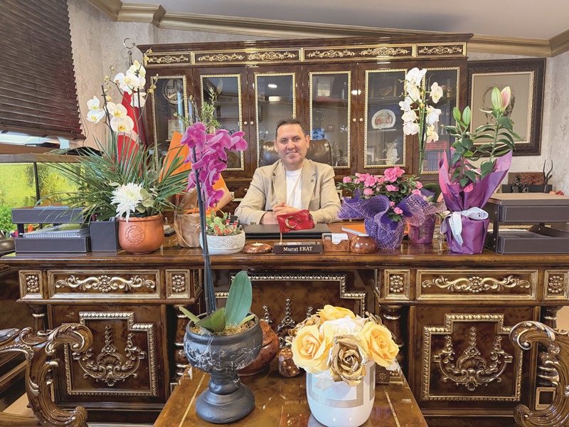 Murat Erat : 45. Ya� Gününü Ailesi Ve  Yak�n Dostlar�yla Kutlad�