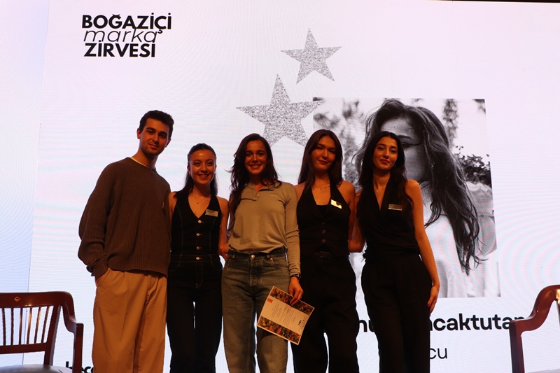 Hafsanur Sancaktutan Bo�aziçi Marka Zirvesi�nde  Gençlerle Bulu�tu 