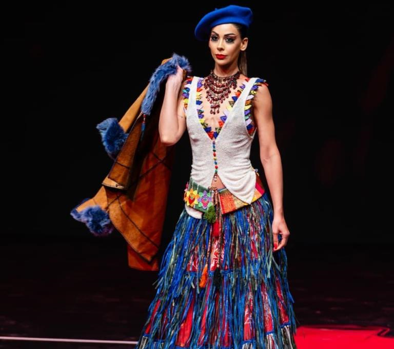 Cemil pekçi Defilesinin Ba Mankeni Pnar Güve Oldu.  