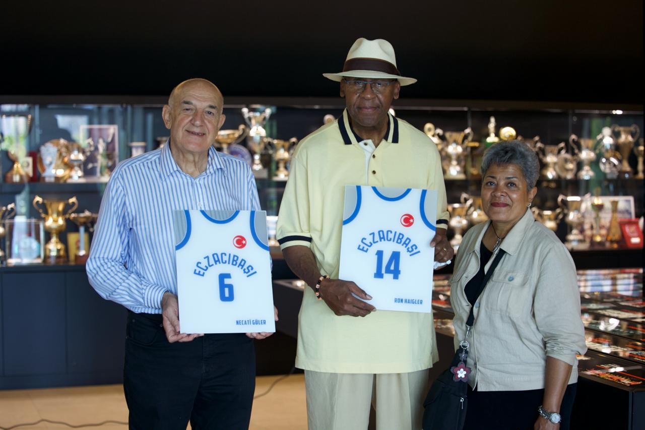  Eczac�ba�� Spor Kulübü, 60. Y�l�nda Basketbol Efsanelerini Yeni Evinde A��rlad� 