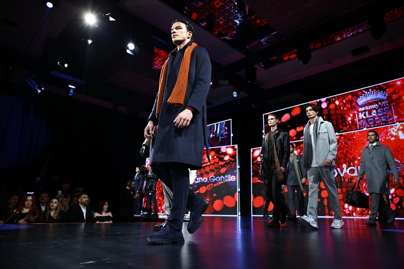 G�ovane Gent�le : Sammyvit Klass Model Türkiye 2025 Sahnesinde  Moda Dünyas�na Damga Vurdu