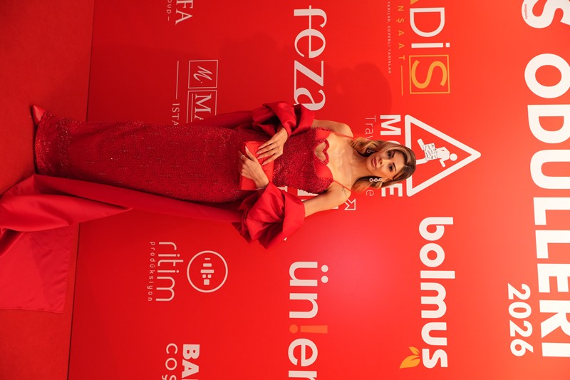 Klass Ödülleri 2026�da  I��lt� Yar��� Ya�and� K�rm�z� Hal� Bir Stil  �ölenine Dönü�tü