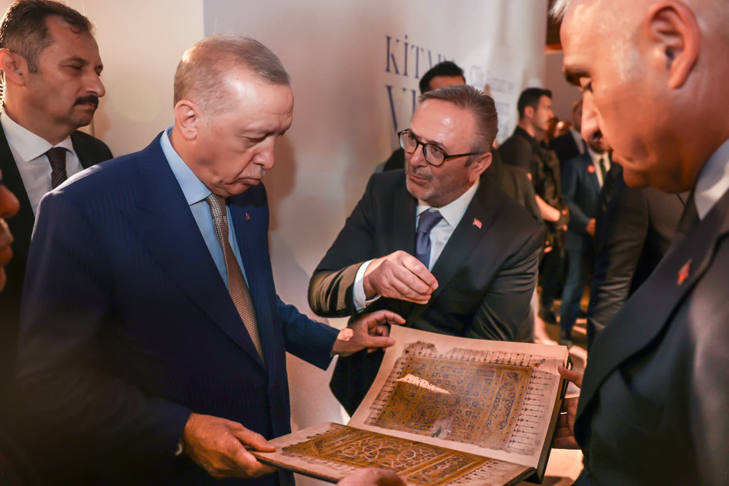 Karada��n As�rl�k Emaneti Türkiye�de Yeniden Hayat Buldu