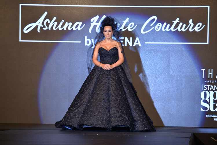 Asena Dere ‘Ashina Haute Couture’  Markası ile İlk Defilesini Gerçekleştirdi