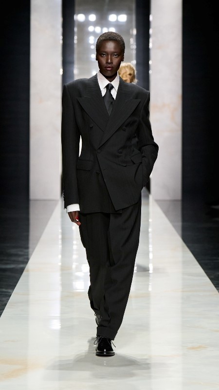 Dolce & Gabbana, �Ident�ty� Koleksiyonu �le Milano Moda Haftas��nda Gücün Ve Kimli�in S�n�rlar�n� Yeniden Çizdi