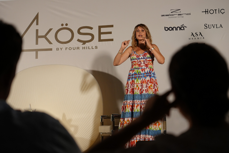 4 Köe By Four Hillste HOTÇ Sponsorluunda Hande Kazanova le Astrolojiden Miksolojiye 