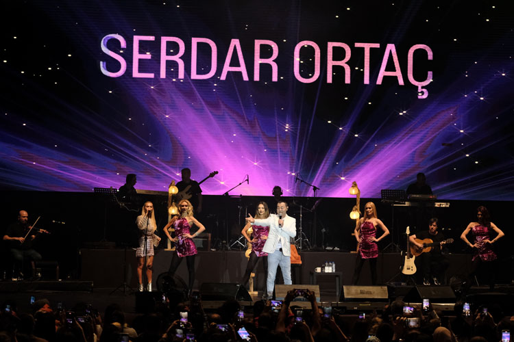 Serdar Ortaçtan Kuruçeme Açkhavada Dokuzuncu Konser