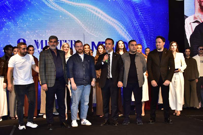 Merter�de Moda �öleni Ba�lad�! �Calam�ty Demet� Ve �Gey�a Ece� Podyumu Sallad� 