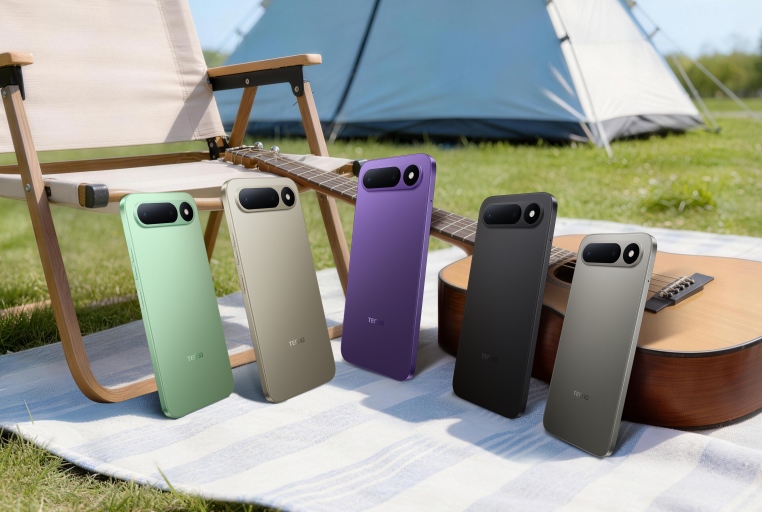 TECNO, �ki Güçlü Modelle SPARK 50 Serisini Türkiye�de Sat��a Sundu