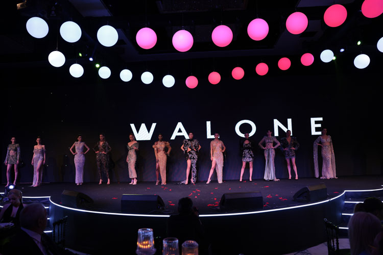 VİDEO HABER/ Walone Fashion Group, Klass Ödülleri 2022'de Muhteşem Bir Defileye İmza Attı