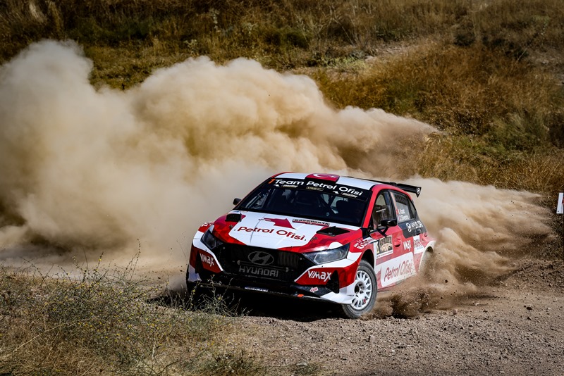 Kapadokya Rallisinde Zaferin Ad� Yine  Kerem Kazaz!