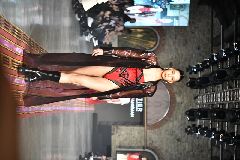 Alt�er Academy : Moda Tasar�m Ö�rencilerinden  Kutnu �pe�i �lhaml� Özel Defile 