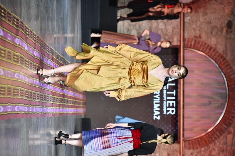 Alt�er Academy : Moda Tasar�m Ö�rencilerinden  Kutnu �pe�i �lhaml� Özel Defile 