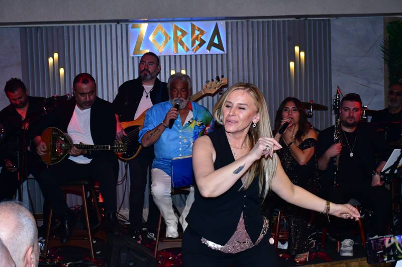 Zorba Taverna�da Fedon F�rt�nas�: "30 Y�l Bekledim Çünkü..."